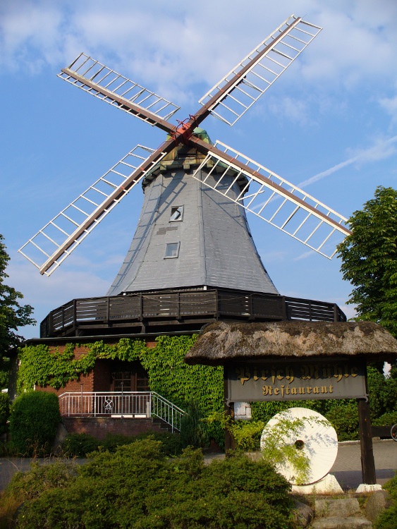 The windmill of Hamfelde is a nice restaurant now